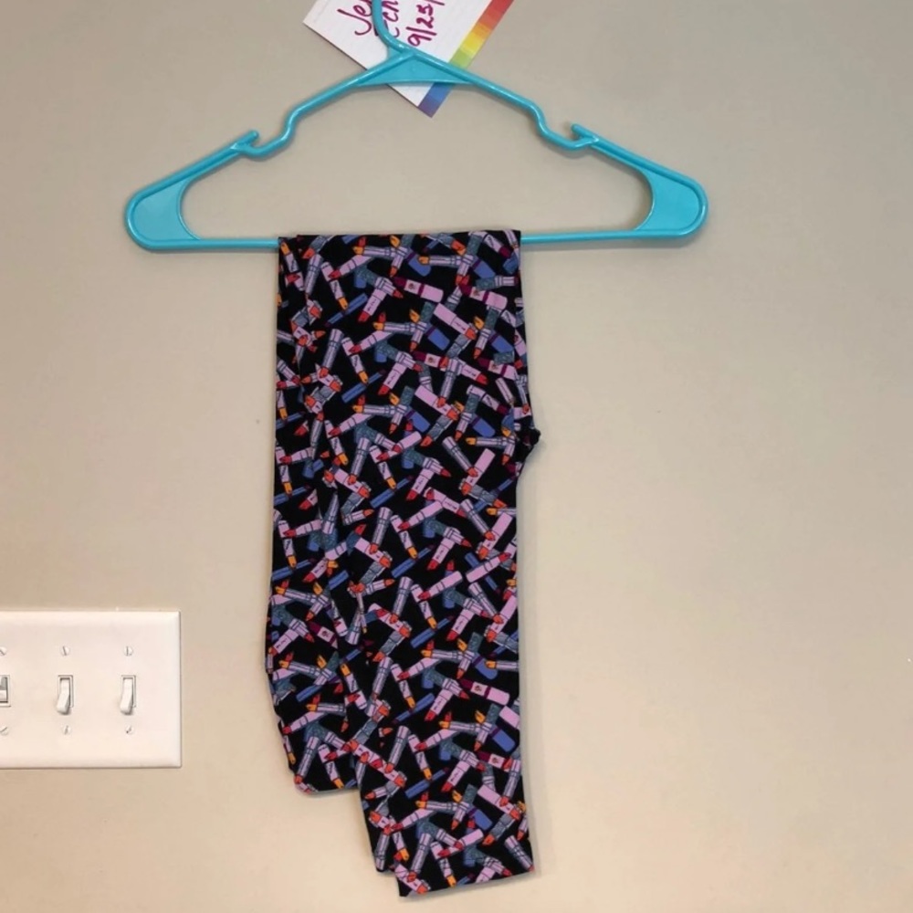 LULAROE OS NWOT LIPSTICK LEGGINGS